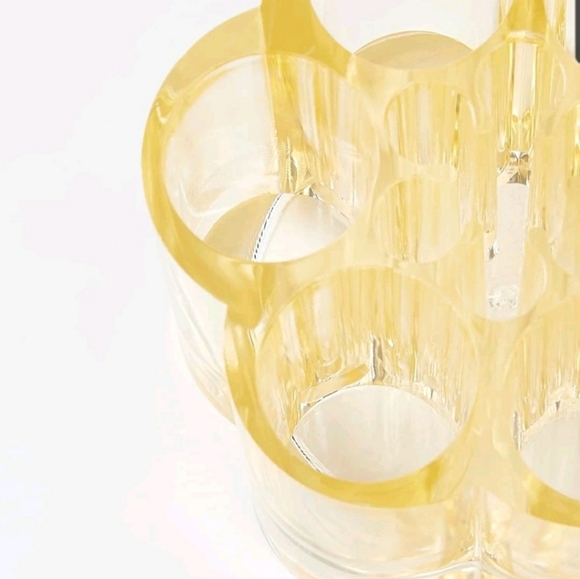 Acrylic Makeup holder. - Picture 11 of 16